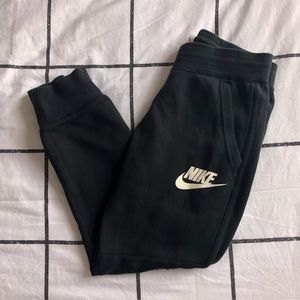 nike capri joggers